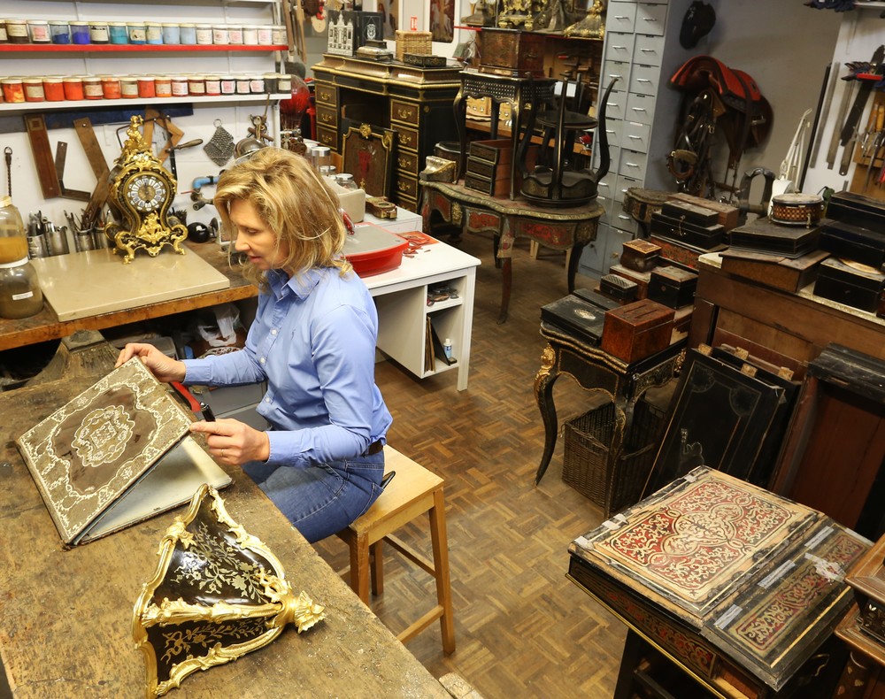 Techniques de restauration de meubles en marqueterie